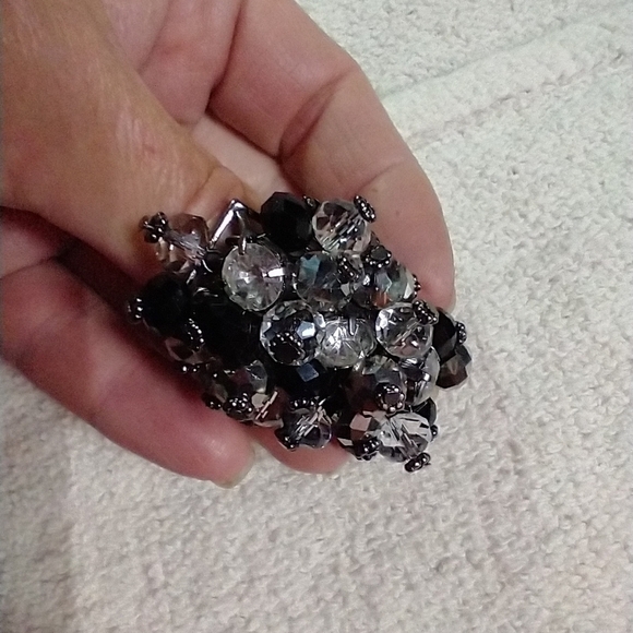 Large cocktail black and clear stretch ring beaded 8 - Picture 3 of 5